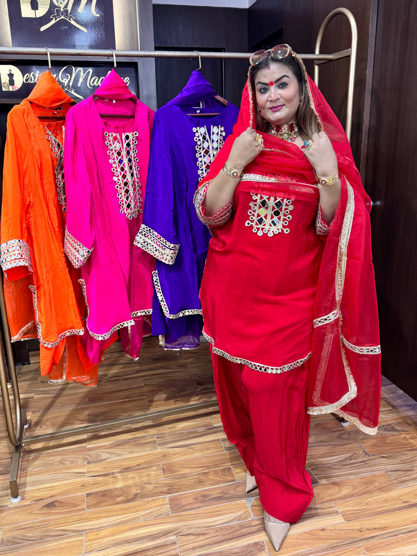 Sunehri Line (Stitch)