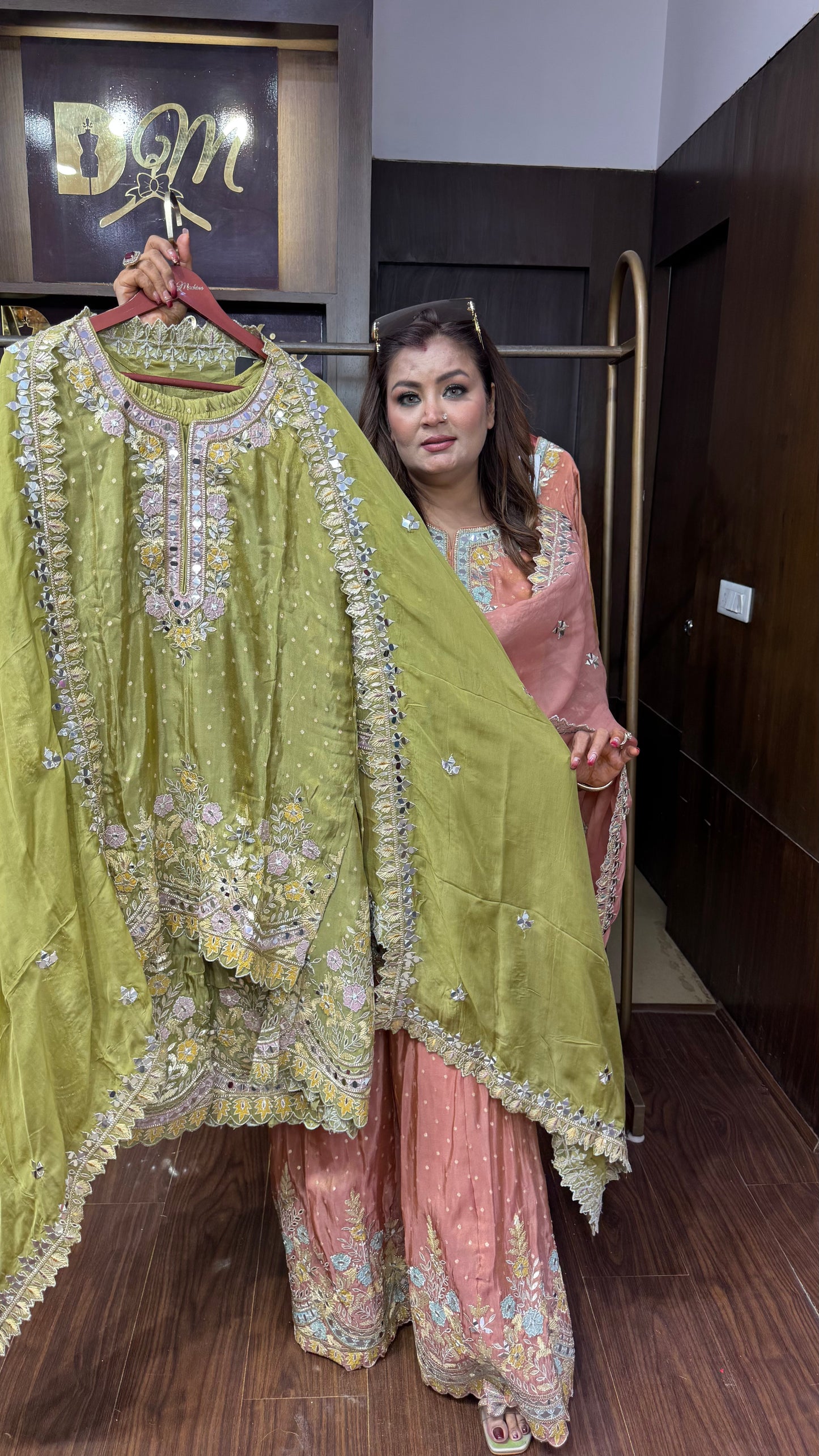Zarevina Pure Chunon Suit