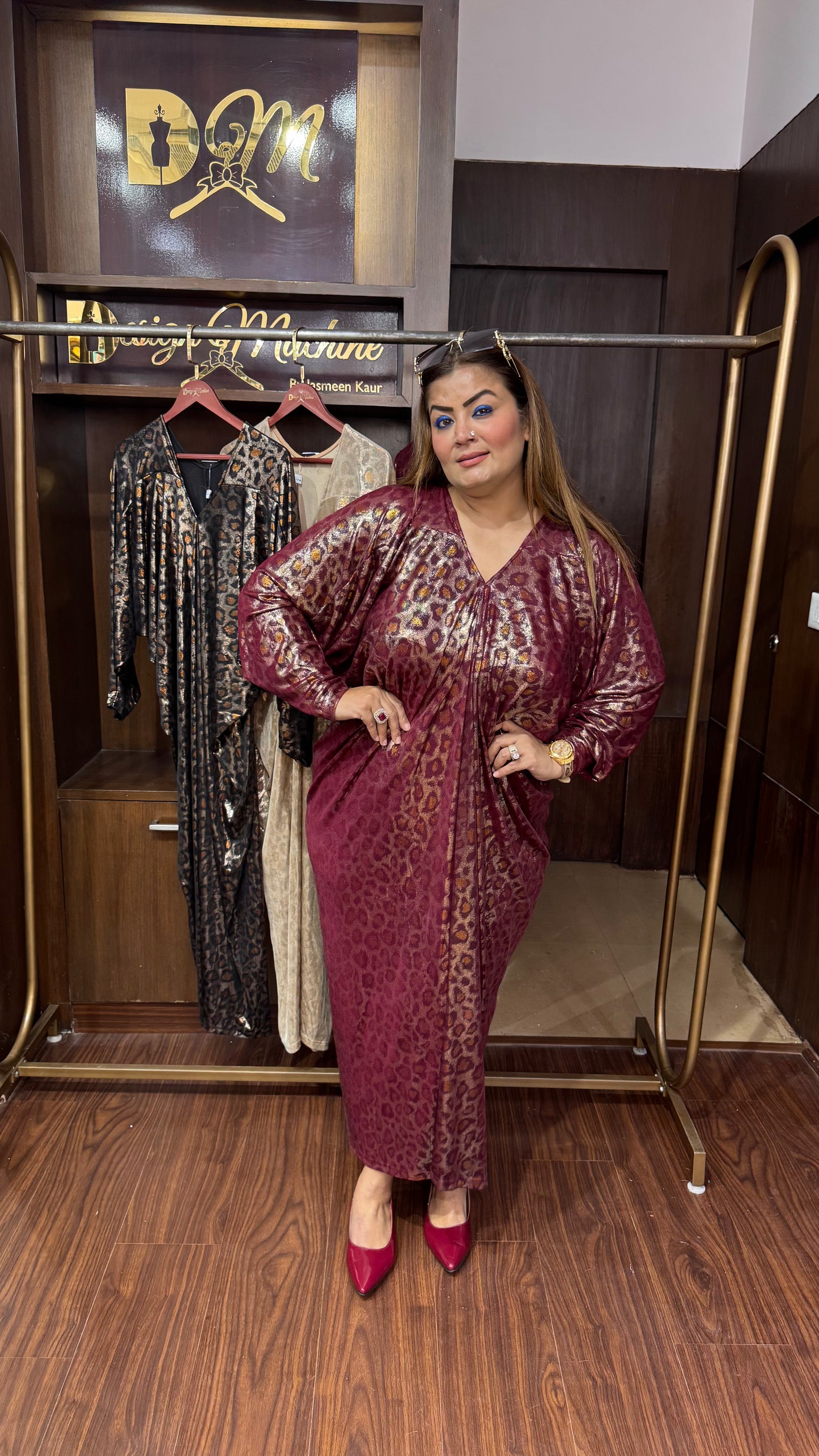 Zinara (Magic Dress)