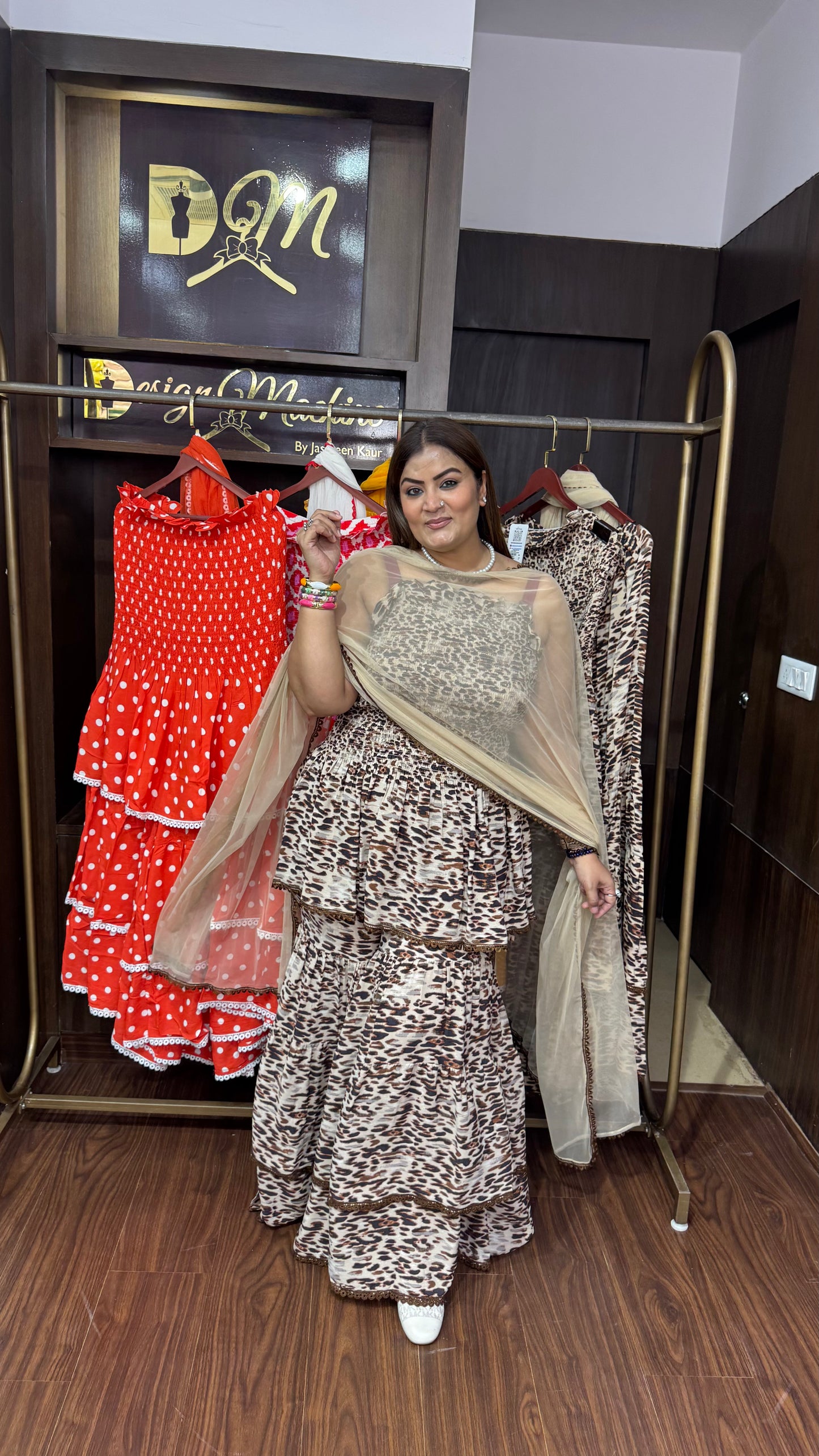Elanza (Georgette Tube Suit)