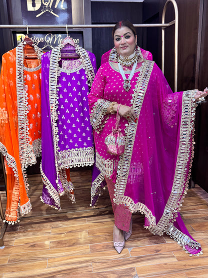 Regal Charm (Stitched)