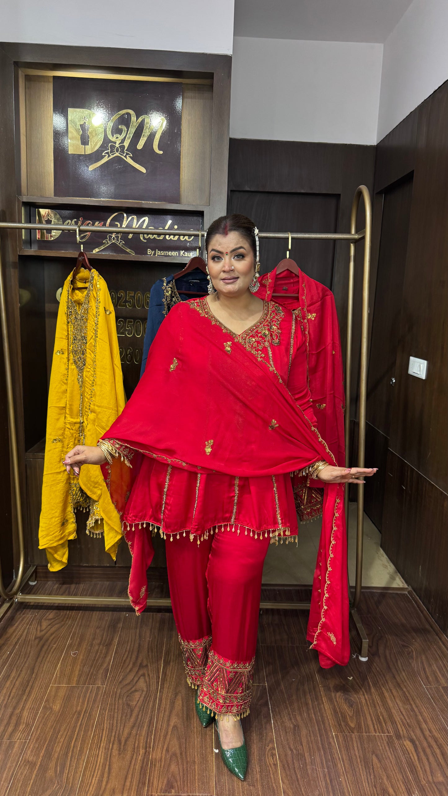 Iraaya Gajji Silk Suit