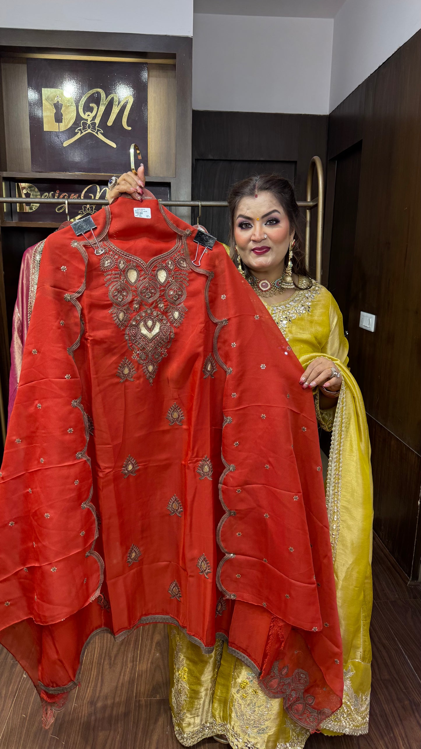 Incina (Glass Tissue Unstitch Suit)