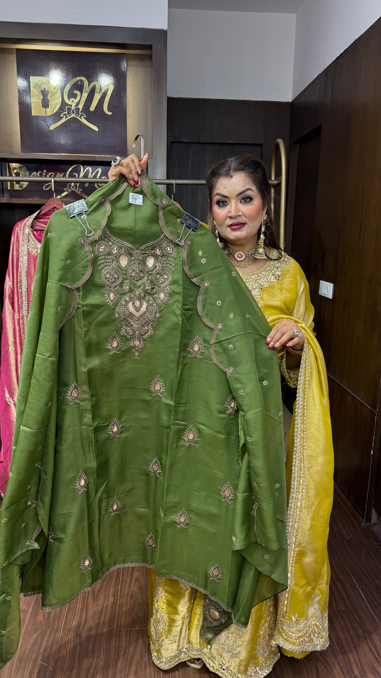Incina (Glass Tissue Unstitch Suit)