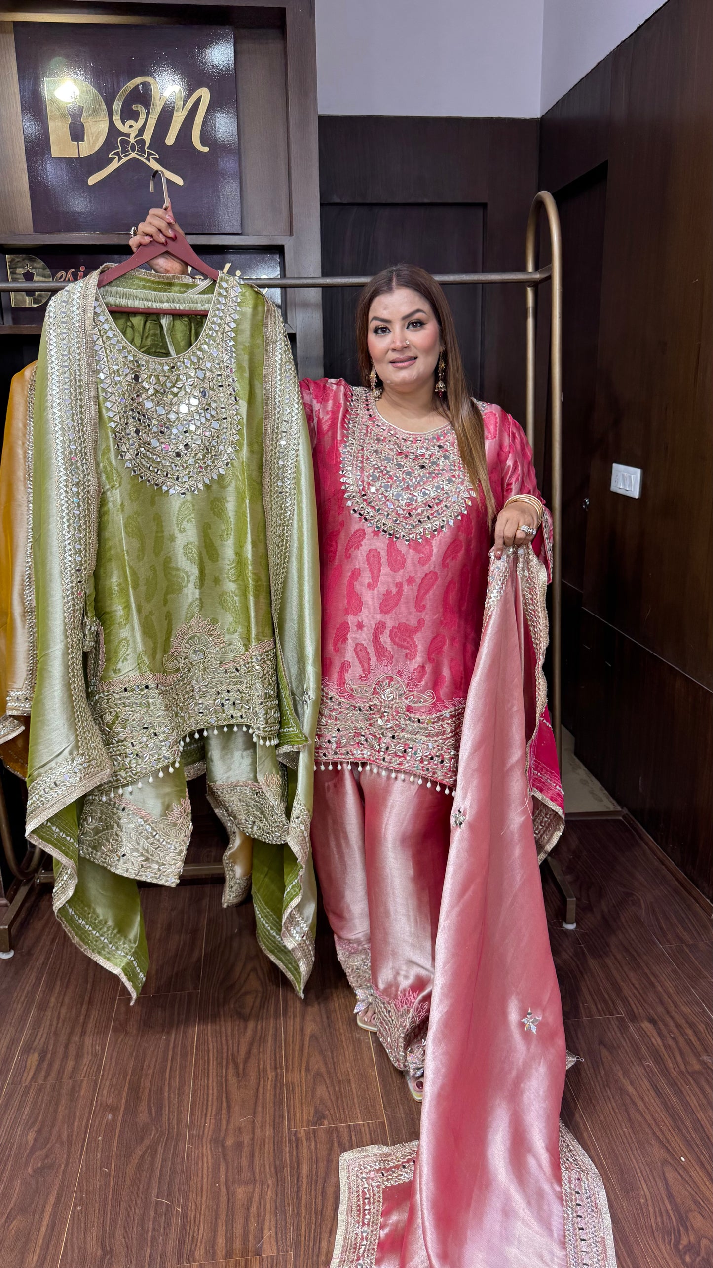 Ishina (Pure Ziraffe Tissue Fabric Suit)