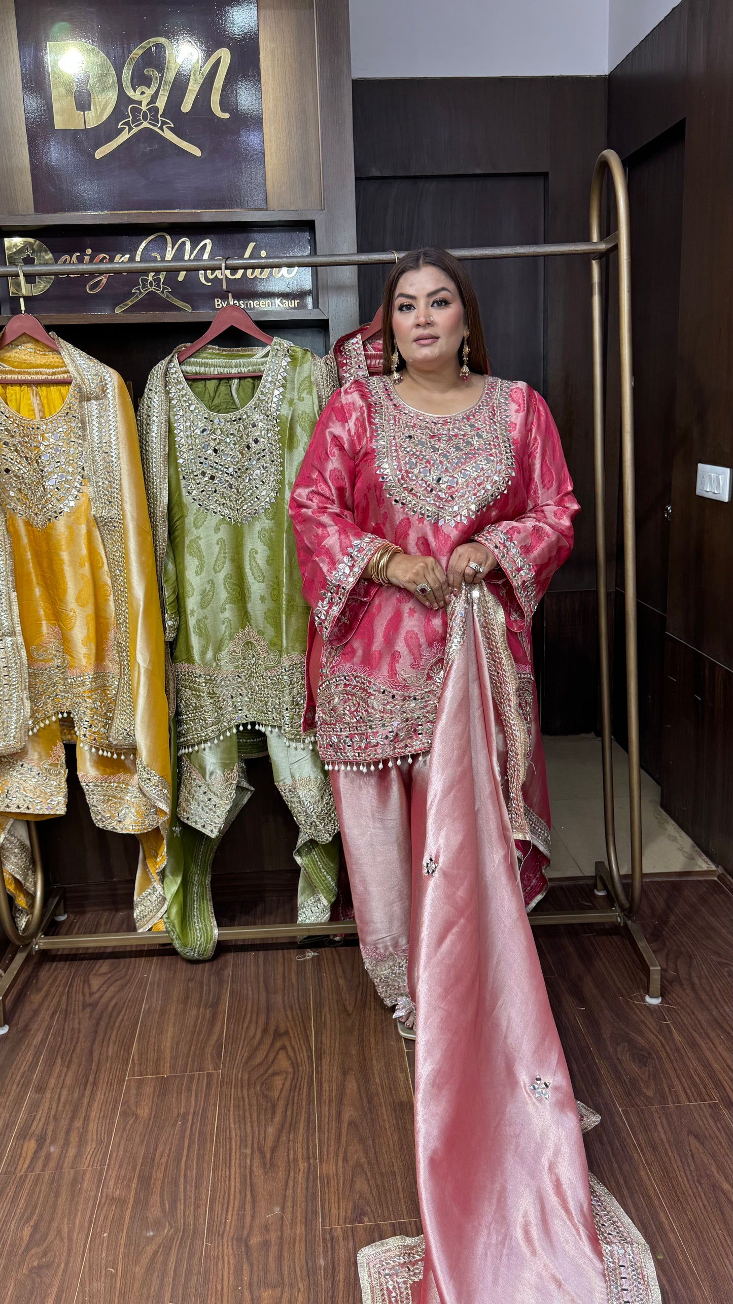Ishina (Pure Ziraffe Tissue Fabric Suit)