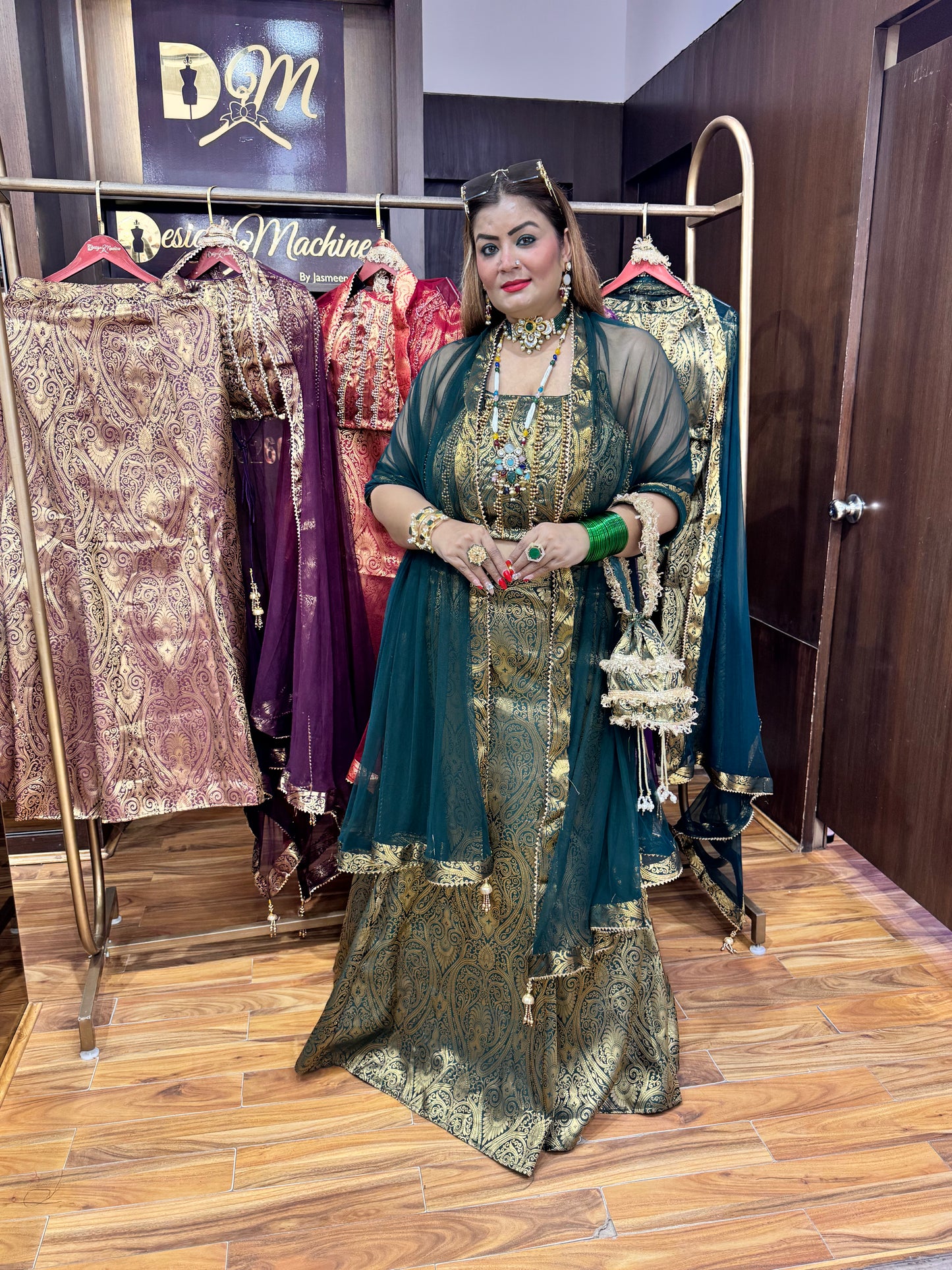 Empire (Broket Suit)