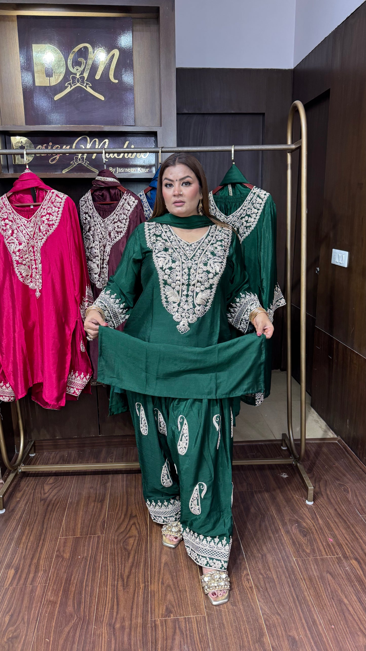Hitakshi (Pure Chinnon Crepe Fabric Suit)