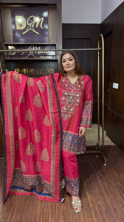 Hitakshi (Pure Silk Suit)