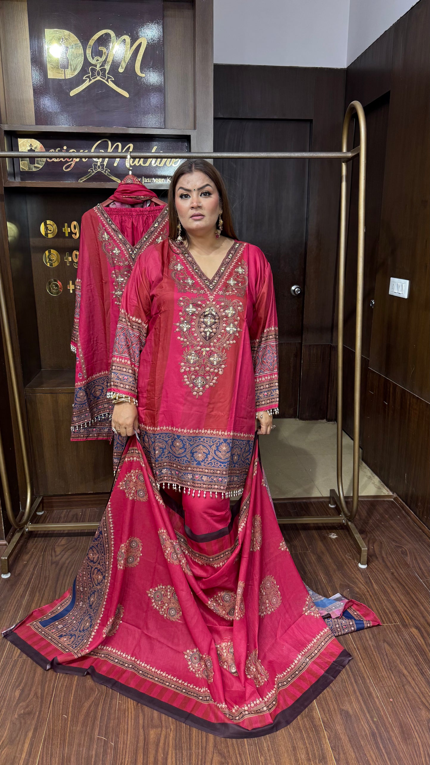 Hitakshi (Pure Silk Suit)