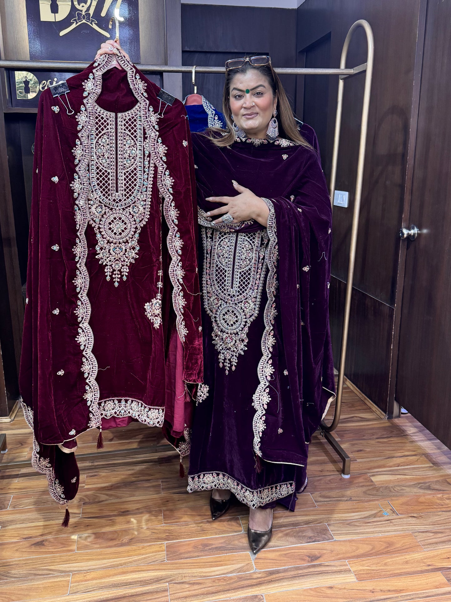 Saanvi Royal Velvet (Suit)