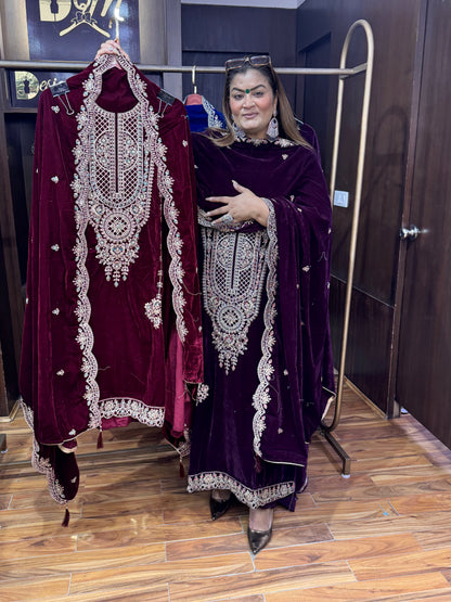 Saanvi Royal Velvet (Suit)