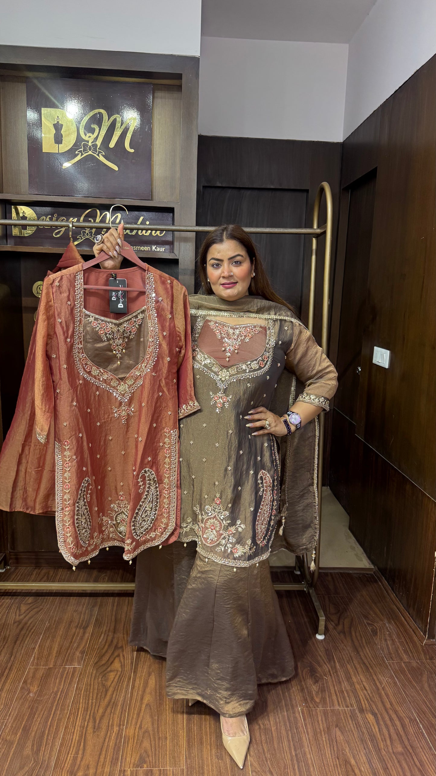 Iraani Glass Tissue Suit