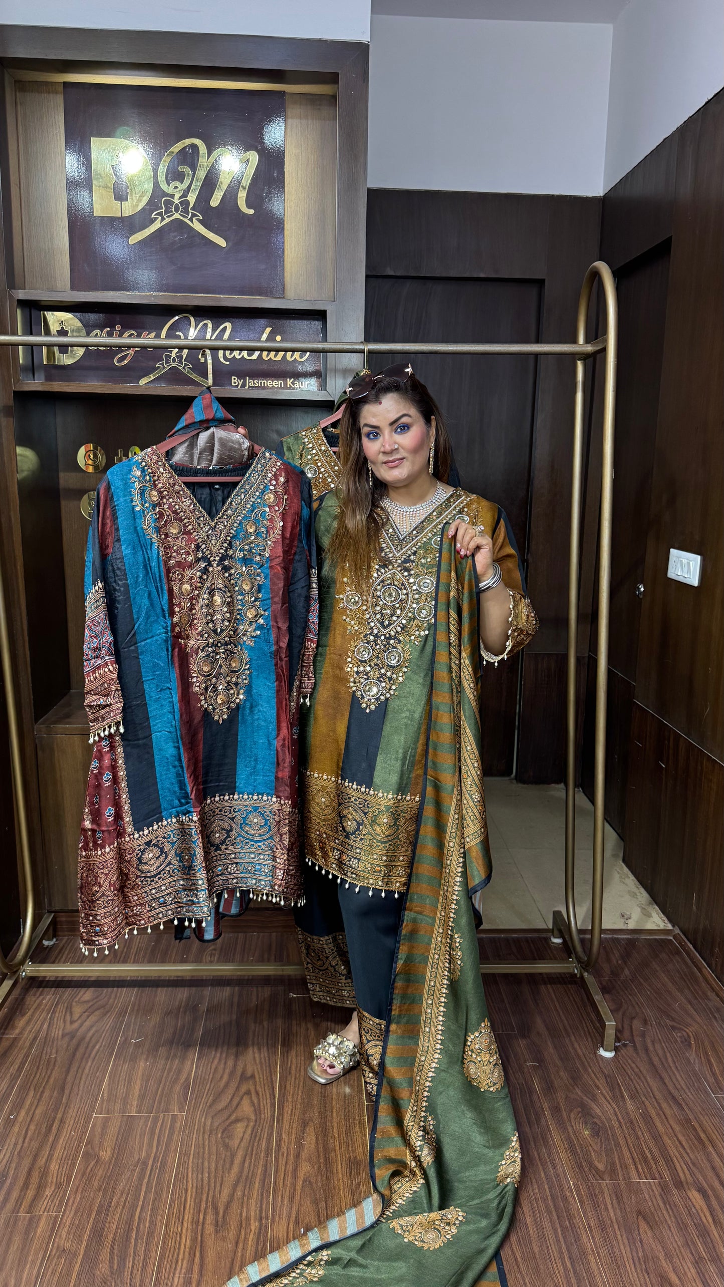 Sakshika (Pure Silk Suit)