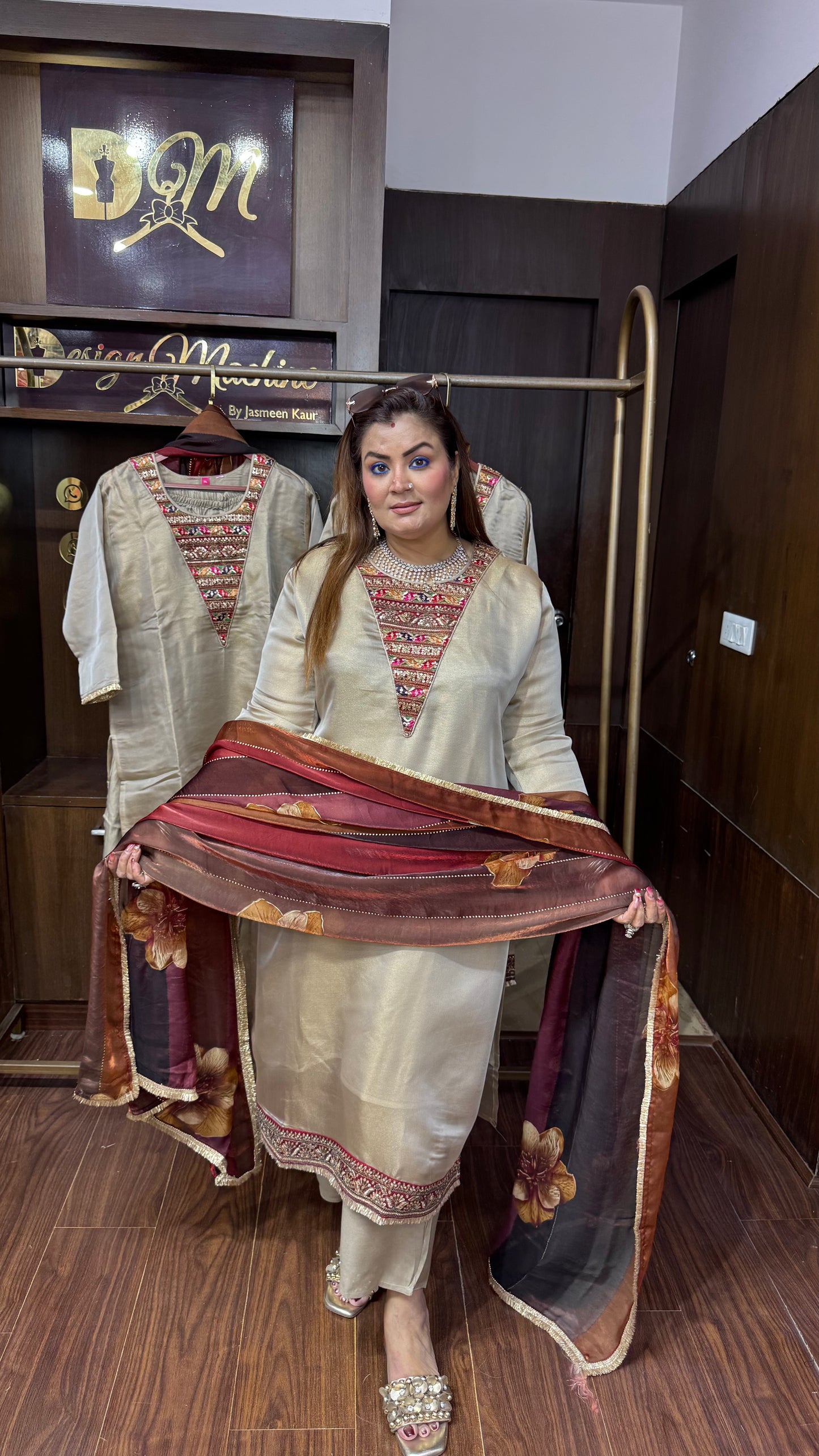 Samiksha (Ziraff Tissue Suit)