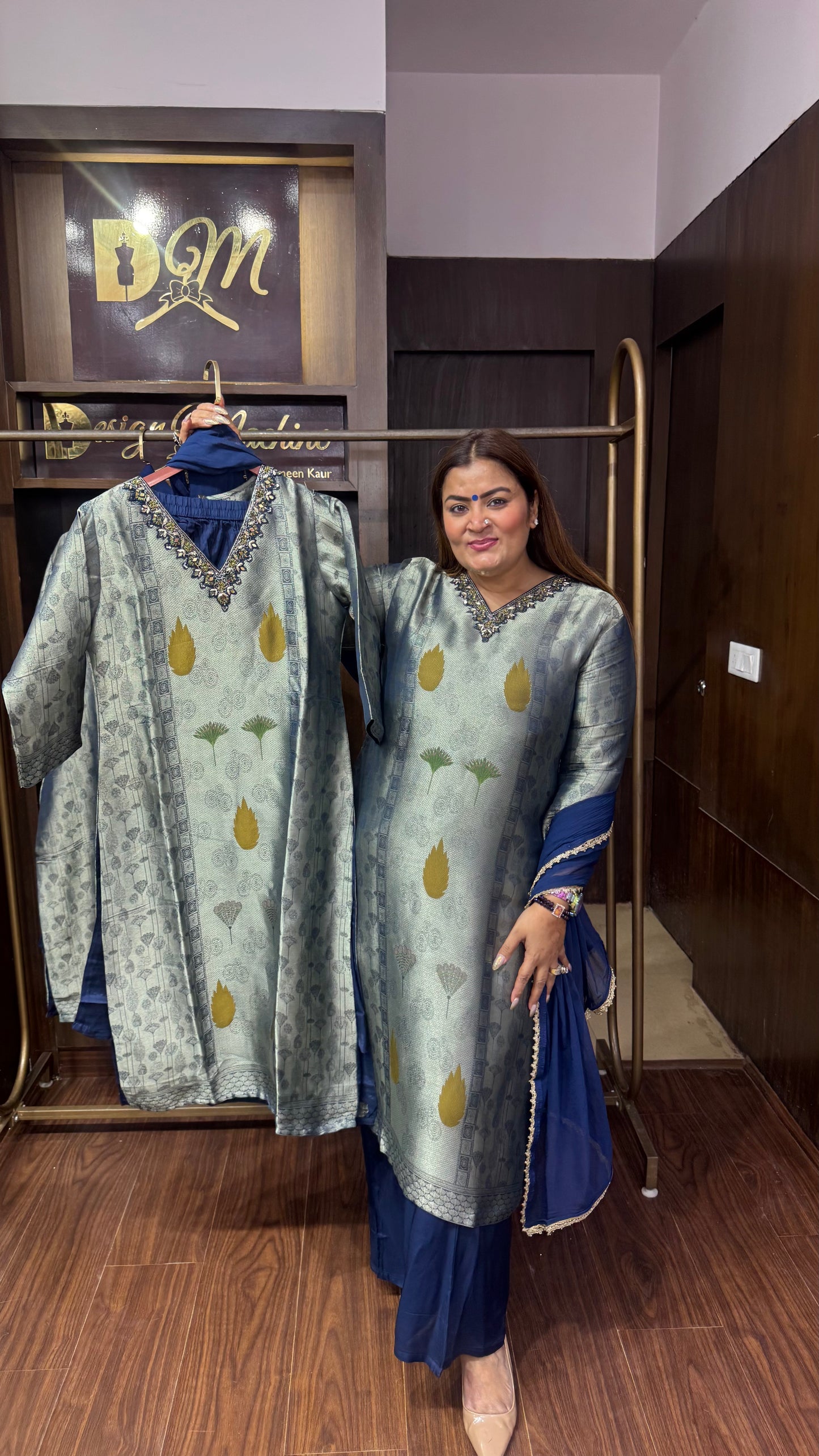 Mahira Ziraff Tissue Suit