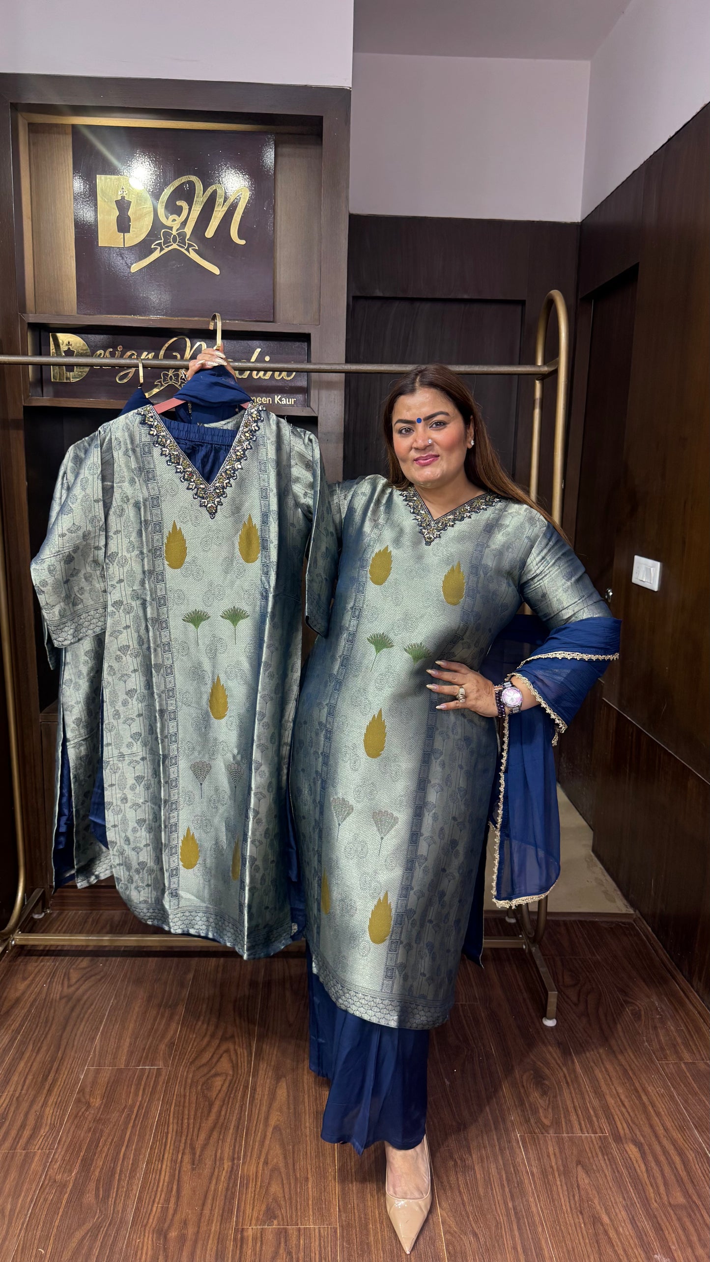 Mahira Ziraff Tissue Suit