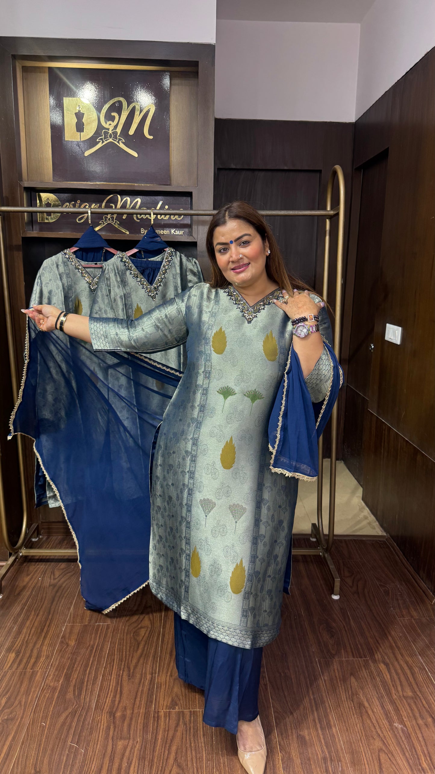 Mahira Ziraff Tissue Suit