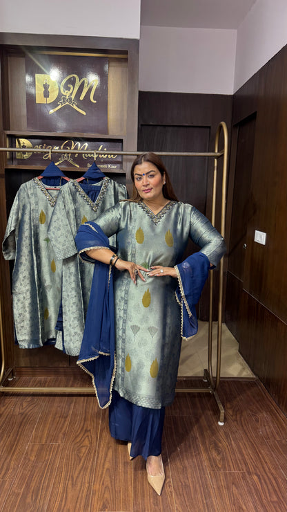 Mahira Ziraff Tissue Suit