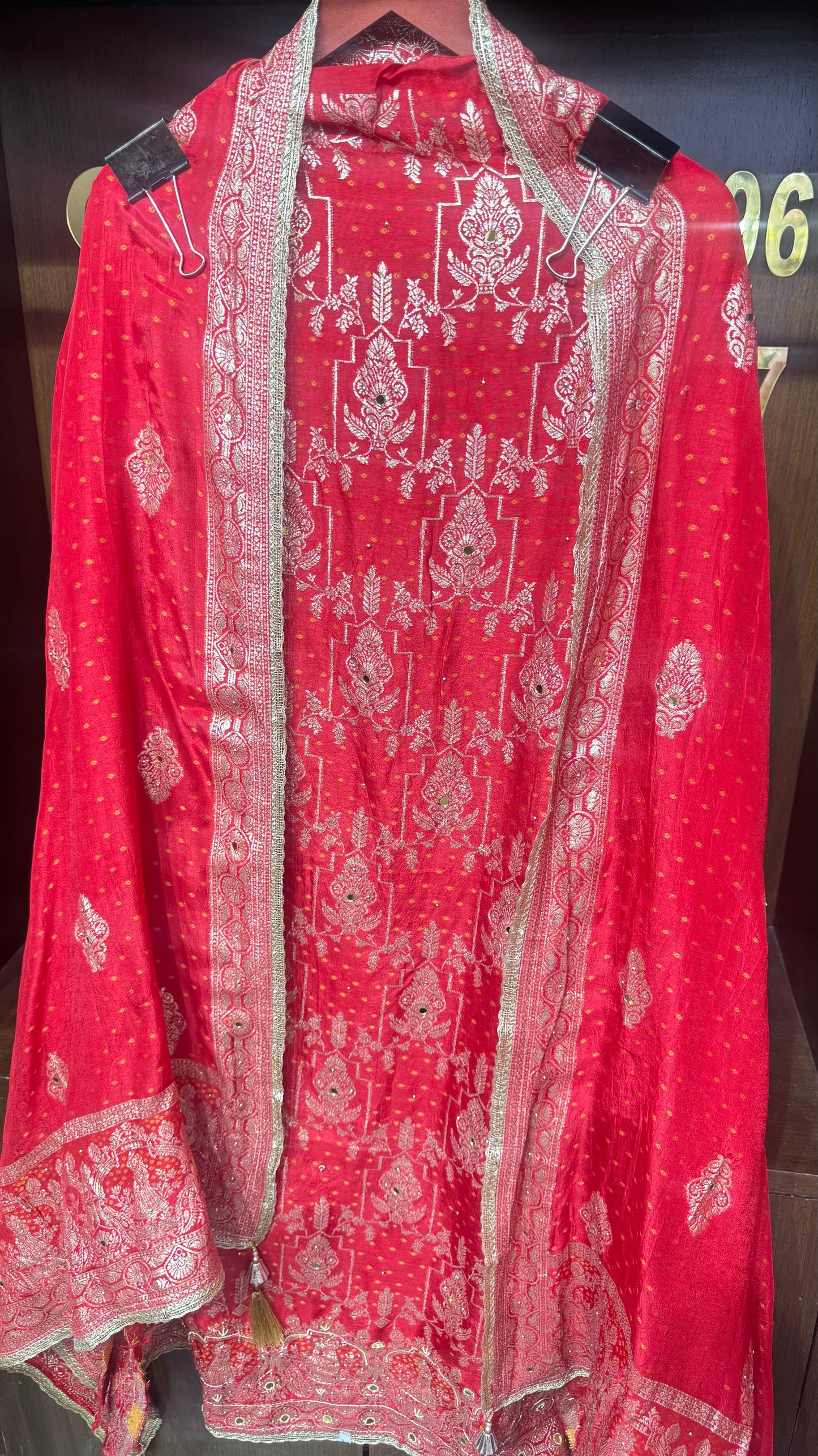 Vanya Pure Banarasi Unstitched Suit