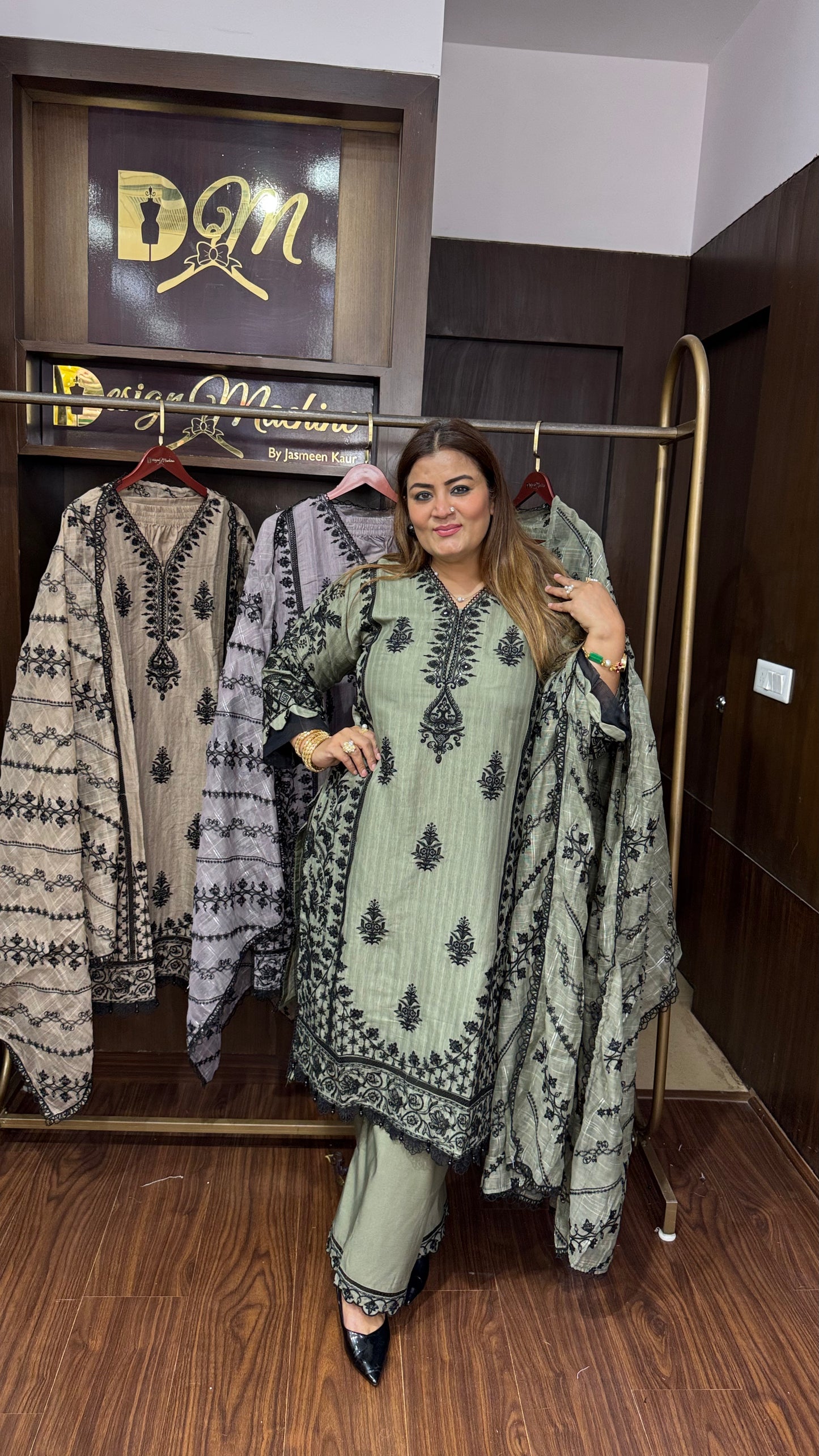 Aayesha (Pakistani Suit)