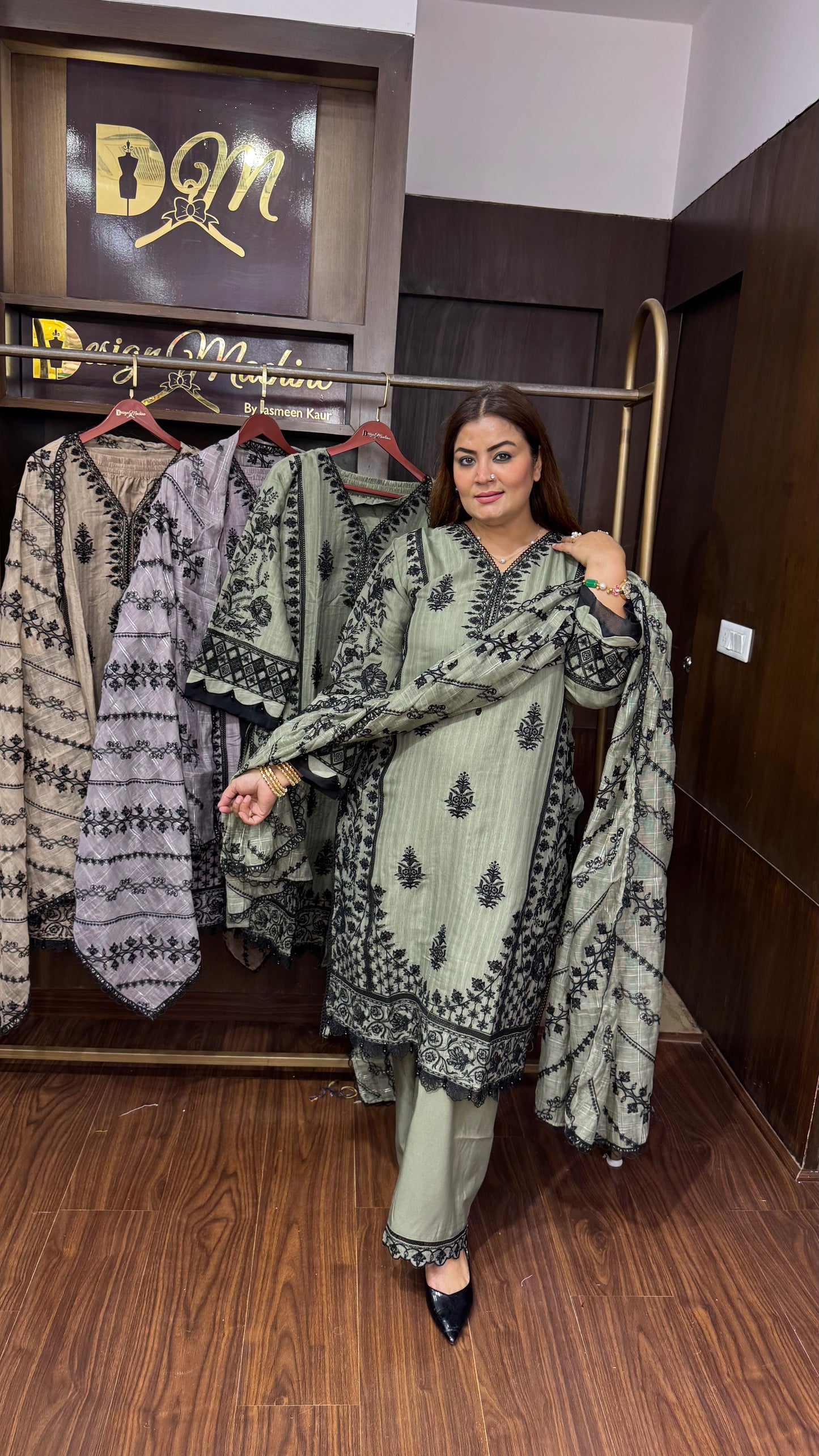 Aayesha (Pakistani Suit)