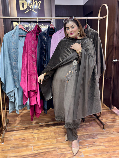 Velvet-e-Nazaakat (Suits)