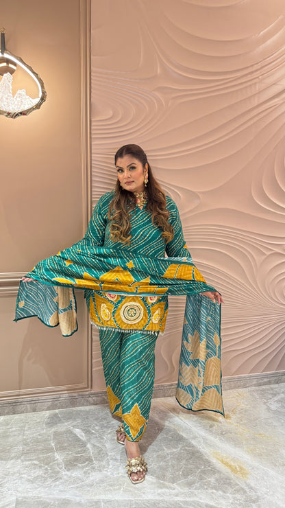 Zareen Pure Crepe Suit
