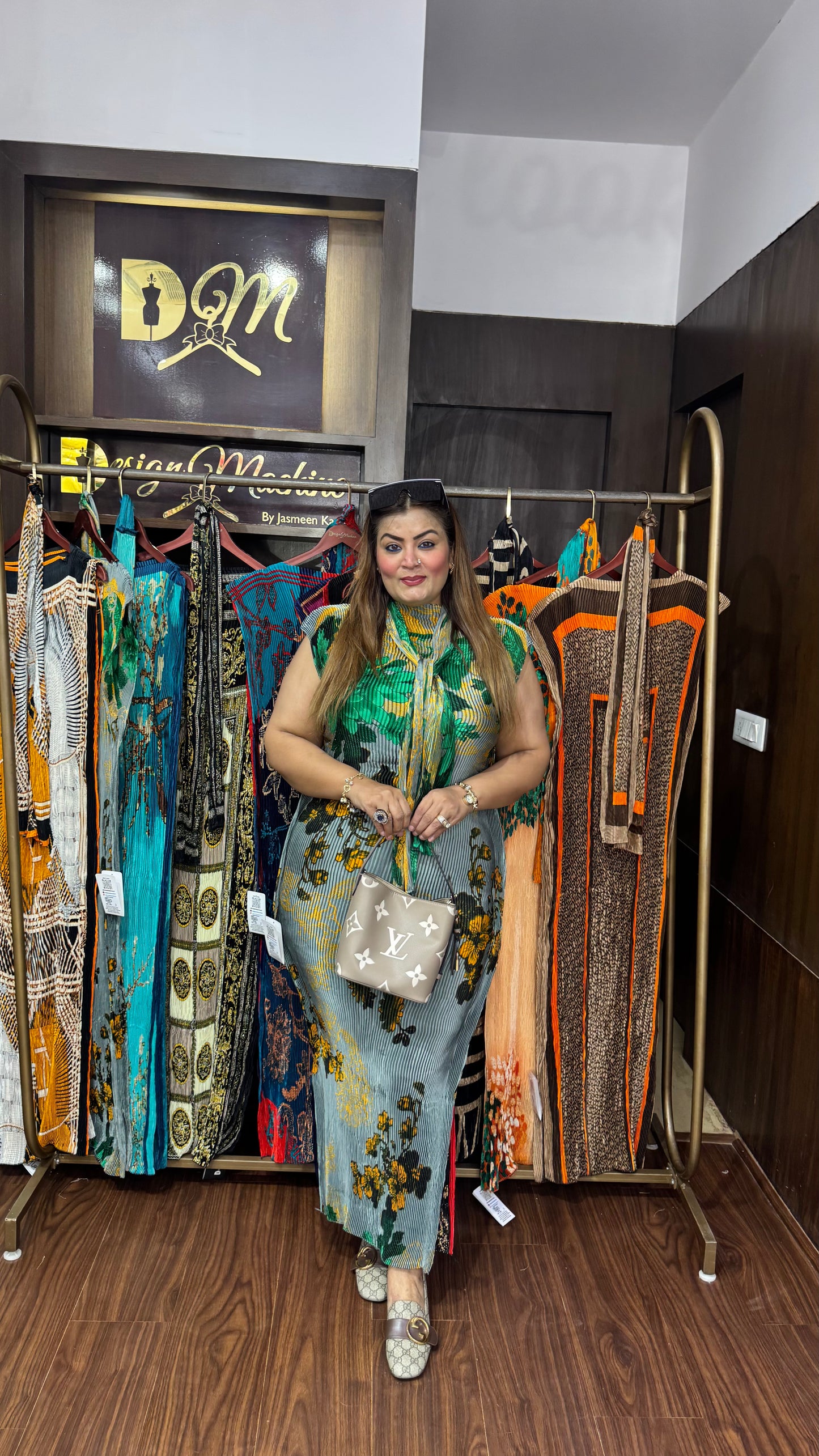 Nivara (Magic Dress)