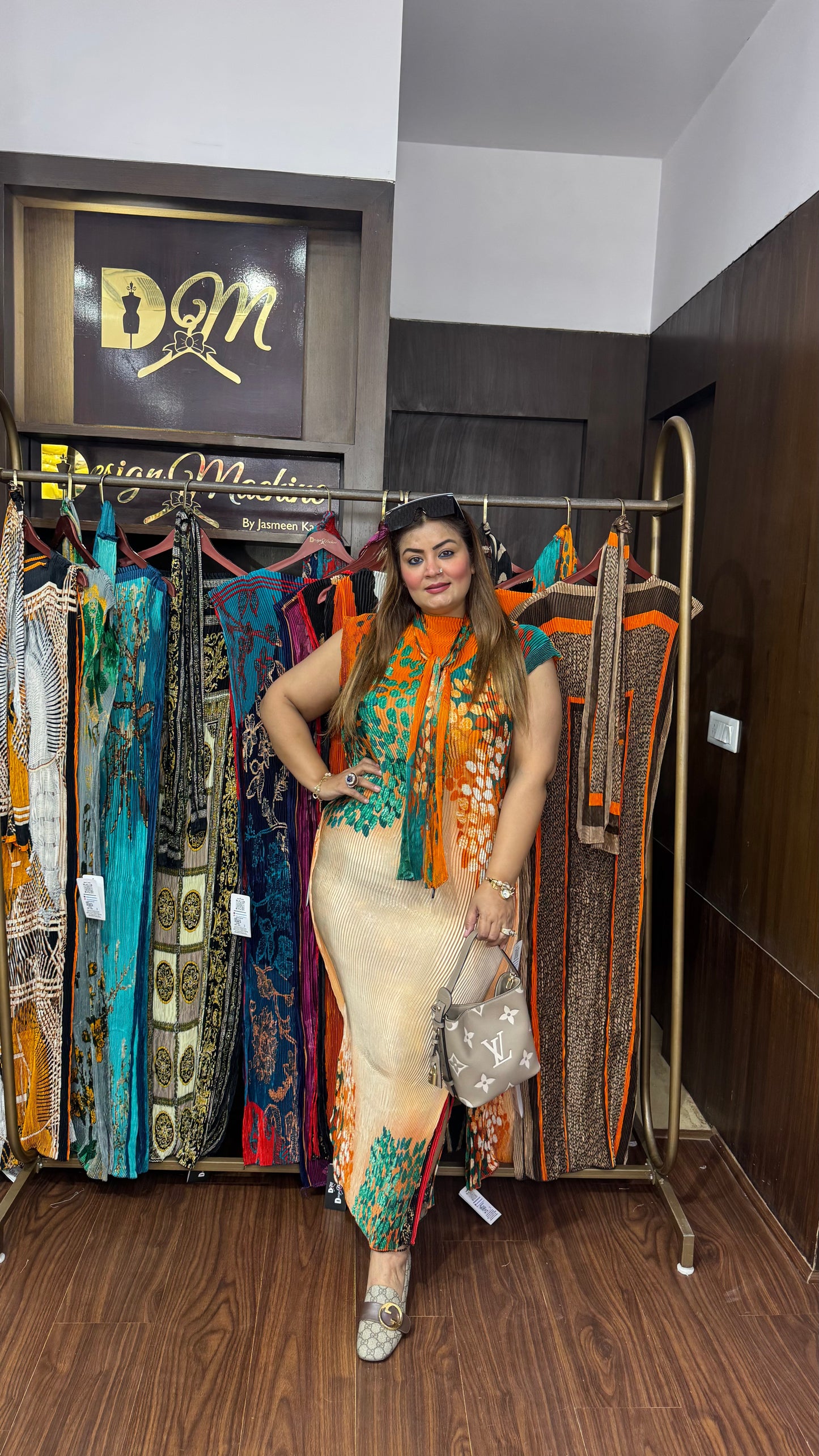 Nivara (Magic Dress)