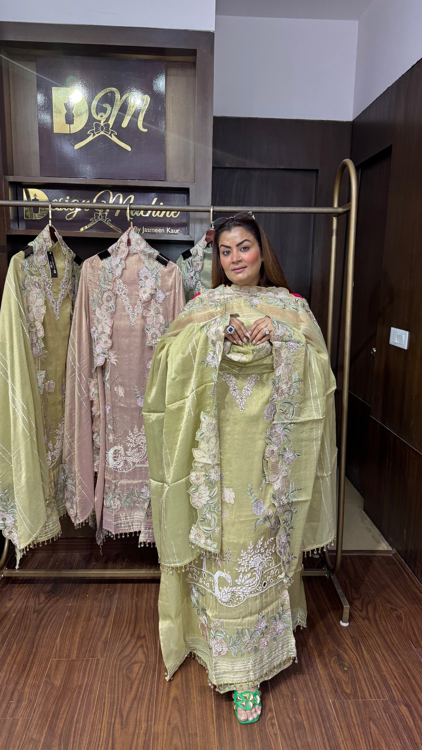 Rida (Shimmer Tissue Unstitch Suit)