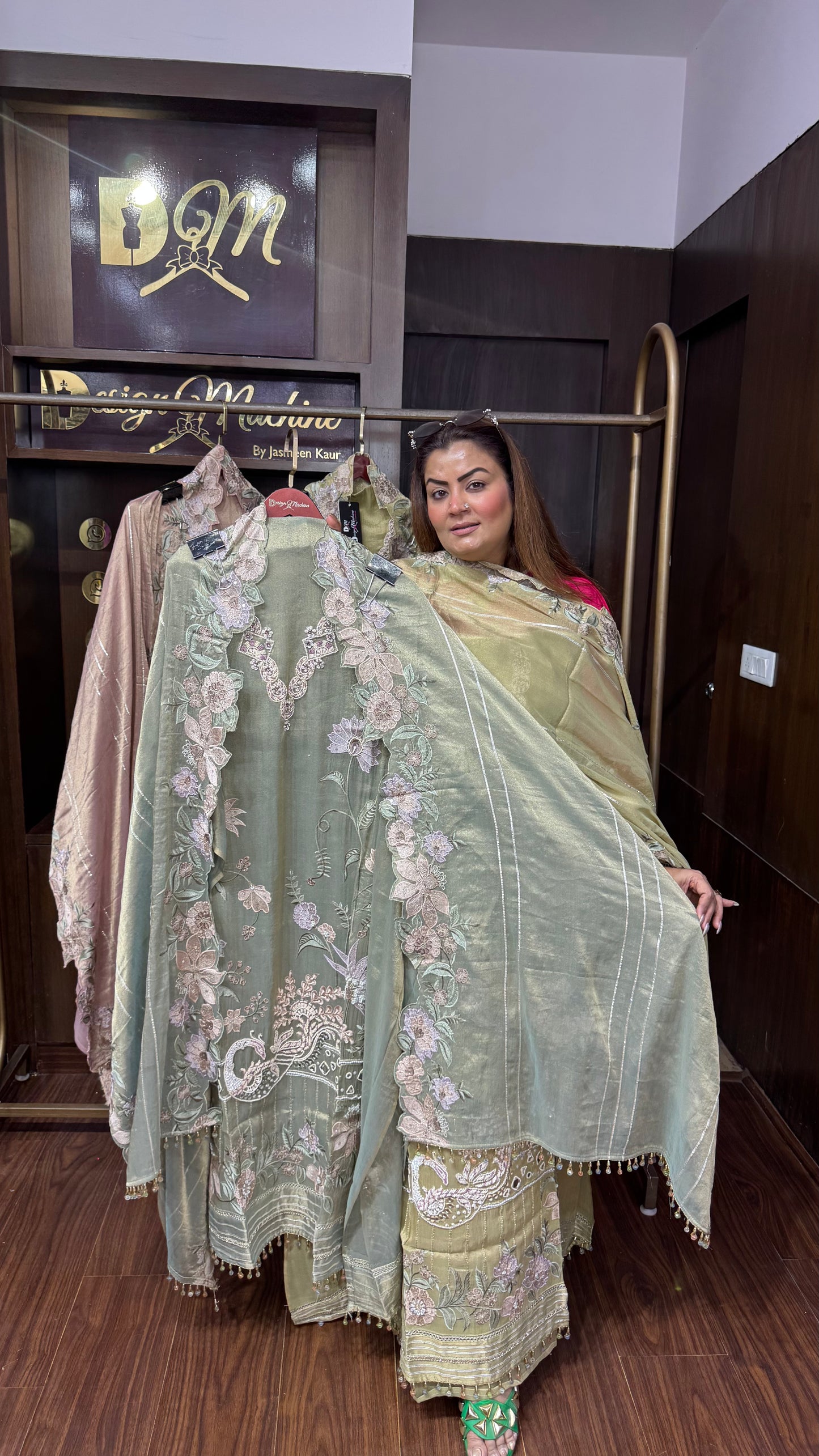 Rida (Shimmer Tissue Unstitch Suit)
