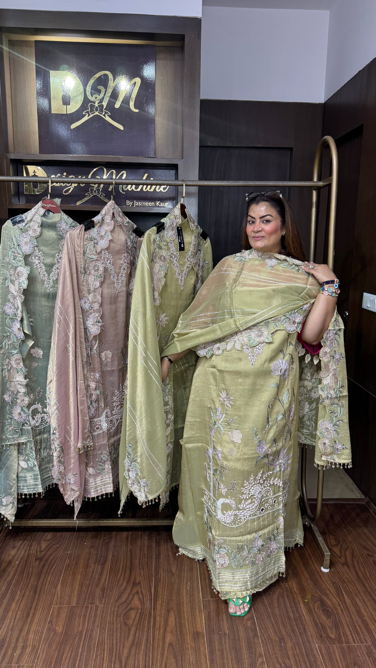 Rida (Shimmer Tissue Unstitch Suit)