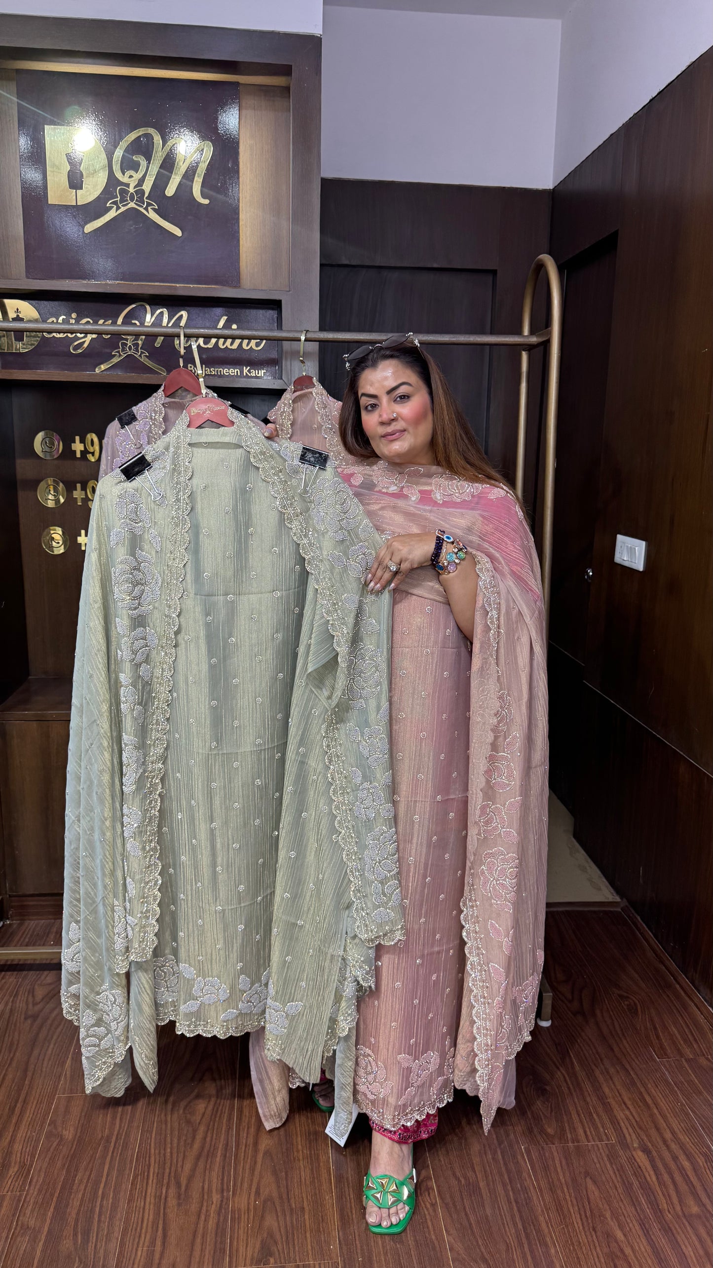 Rida (Glass Tissue Unstitch Suit)