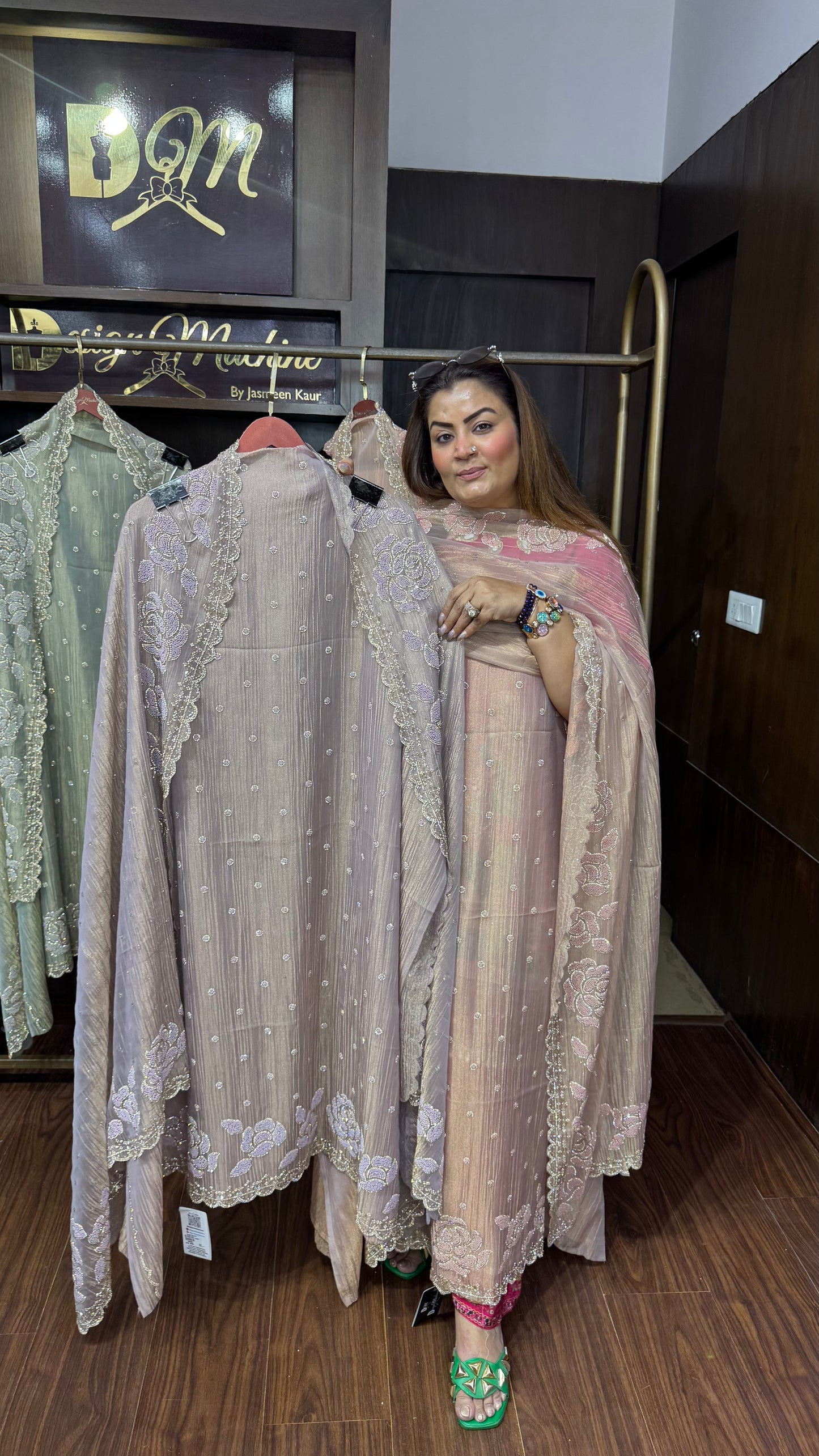 Rida (Glass Tissue Unstitch Suit)