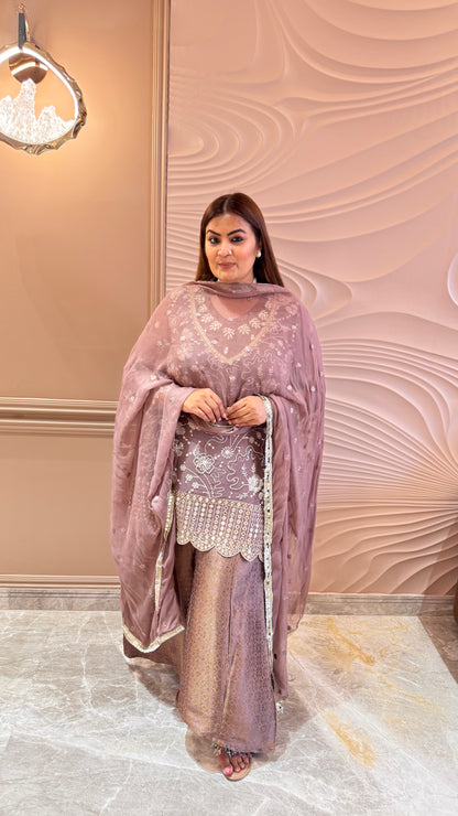 Avyraza (Pure Georgette 4 Piece Suit)