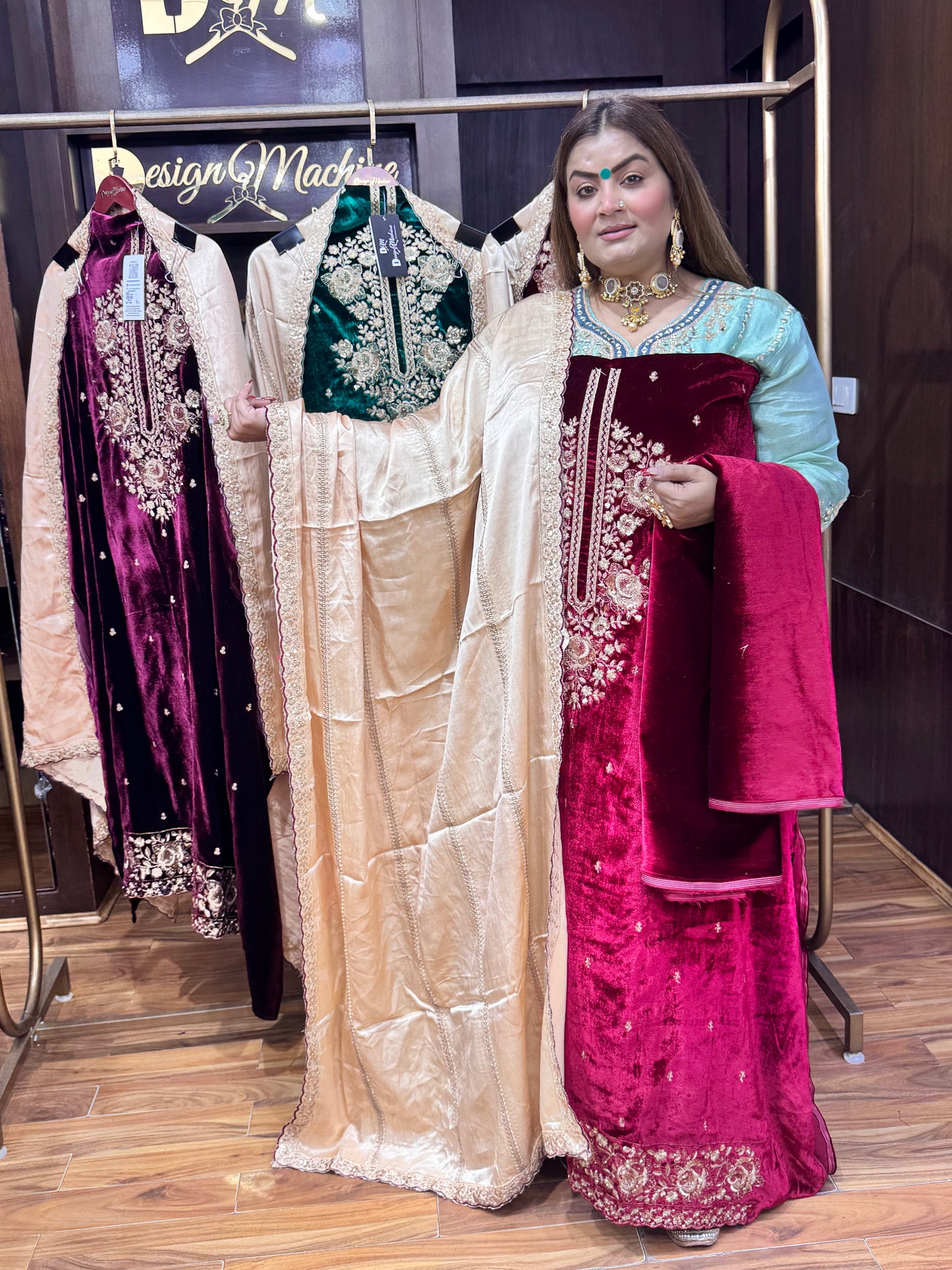 Zareen Velvet (Unstitched Suit)