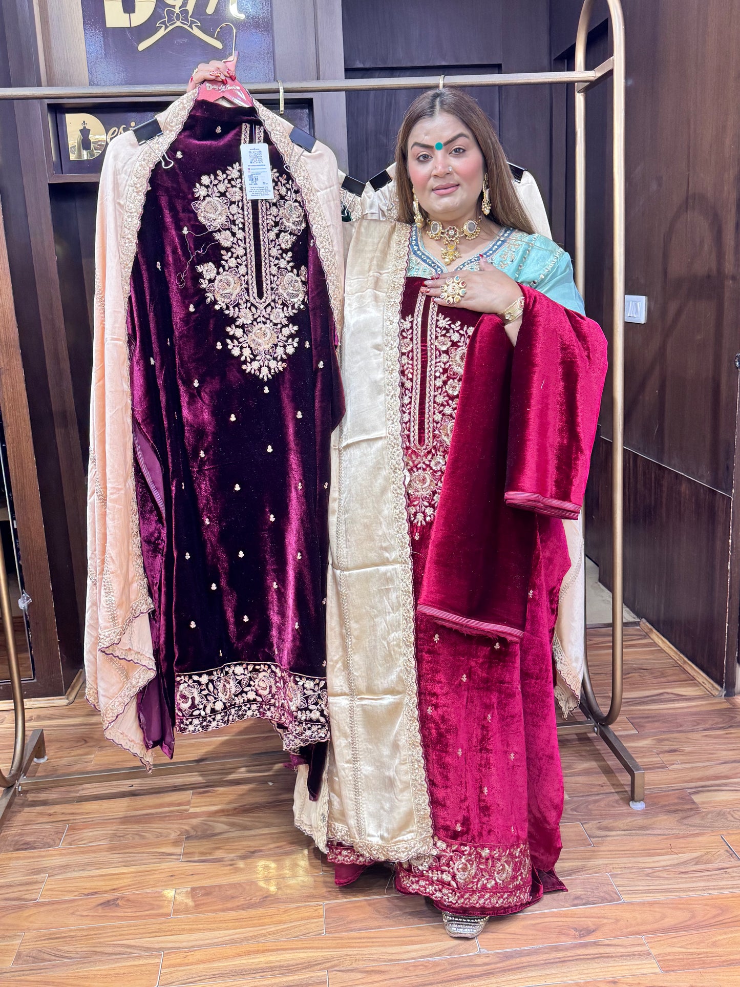 Zareen Velvet (Unstitched Suit)