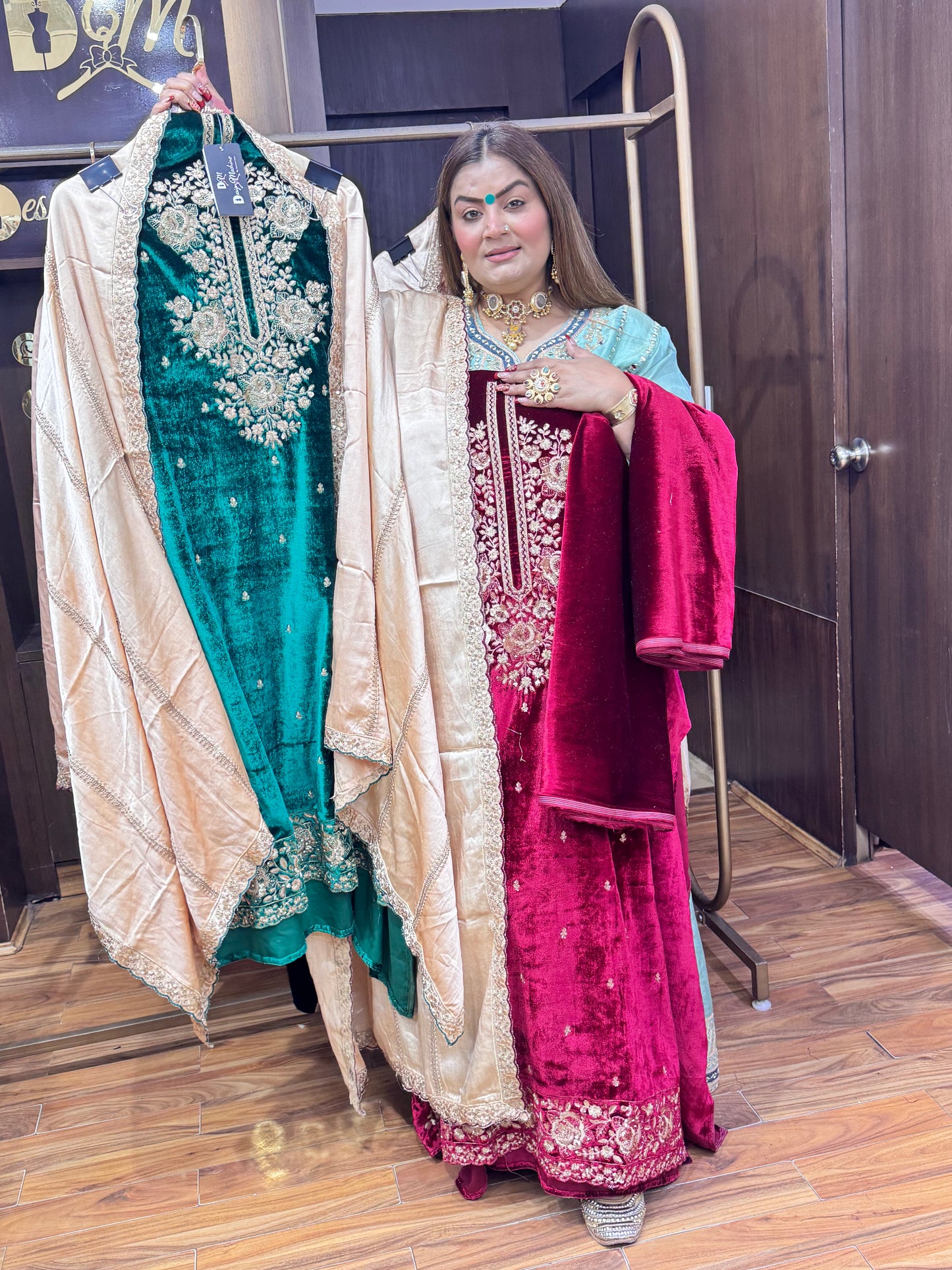 Zareen Velvet (Unstitched Suit)