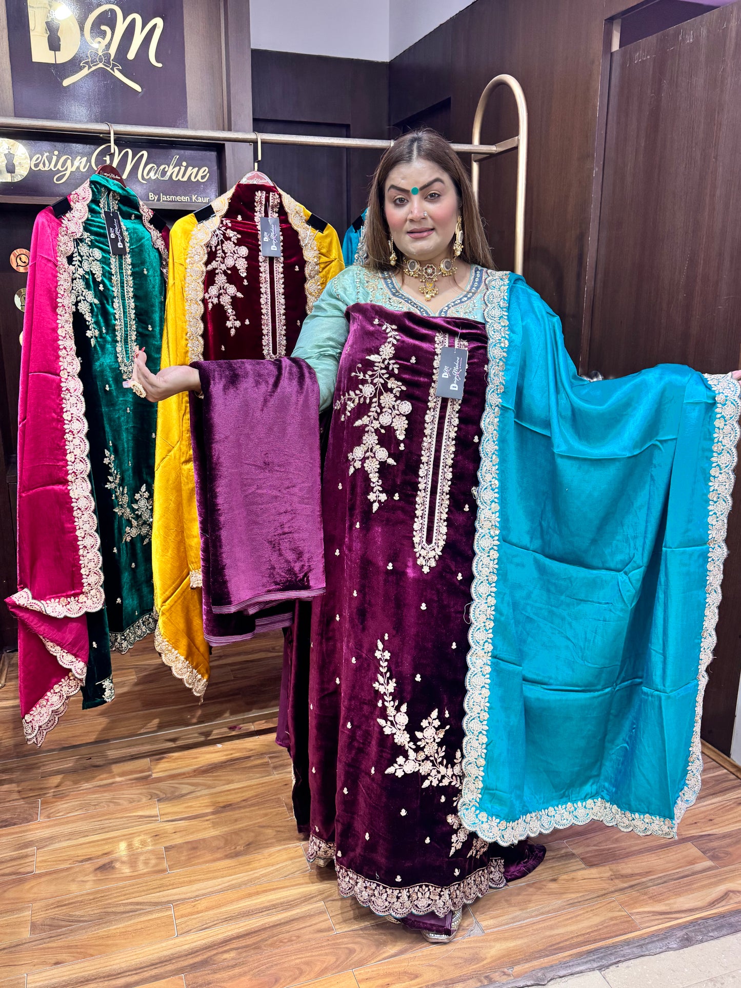 Gulbahaar Velvet (Unstitch Suit)