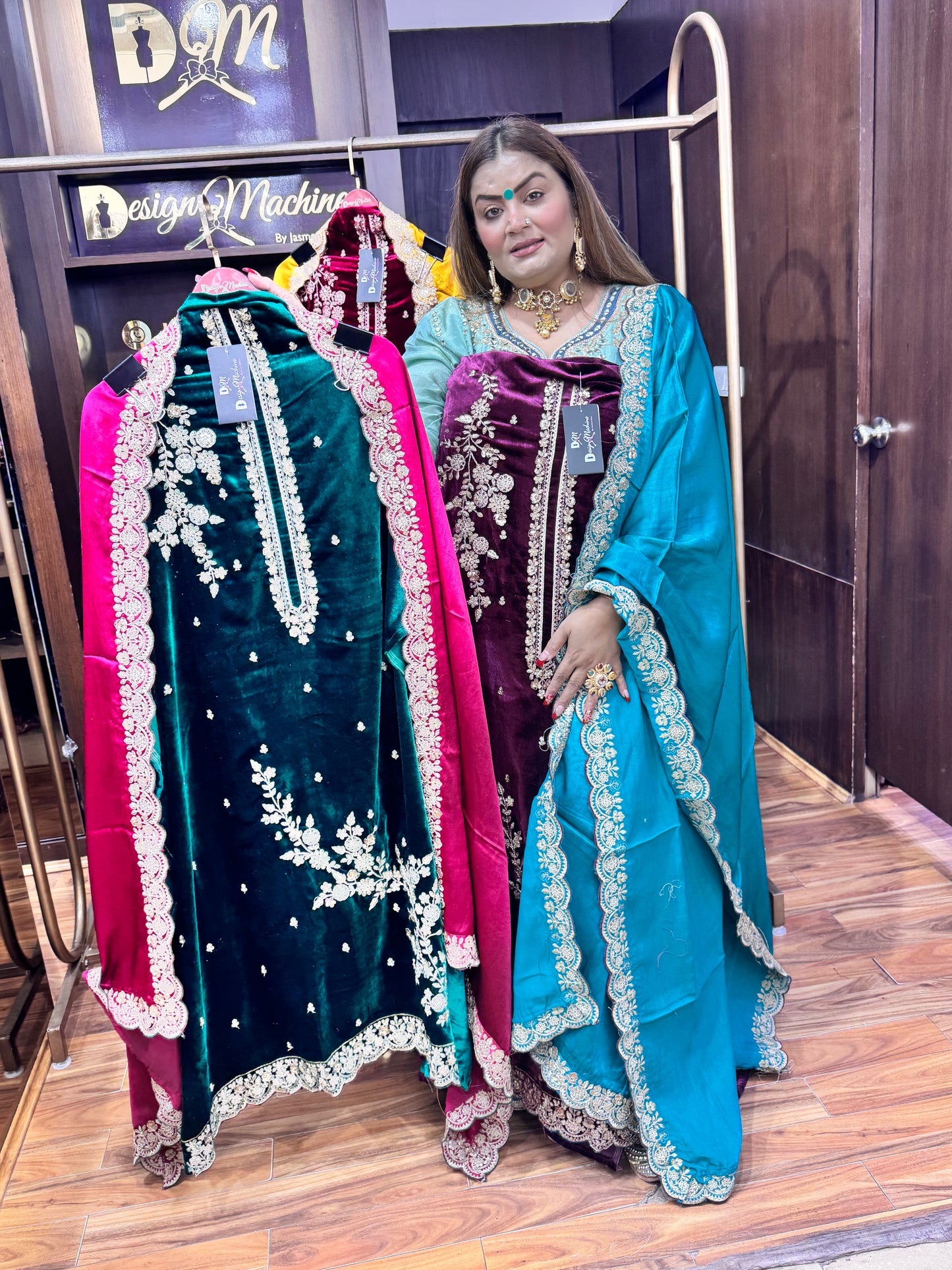 Gulbahaar Velvet (Unstitch Suit)