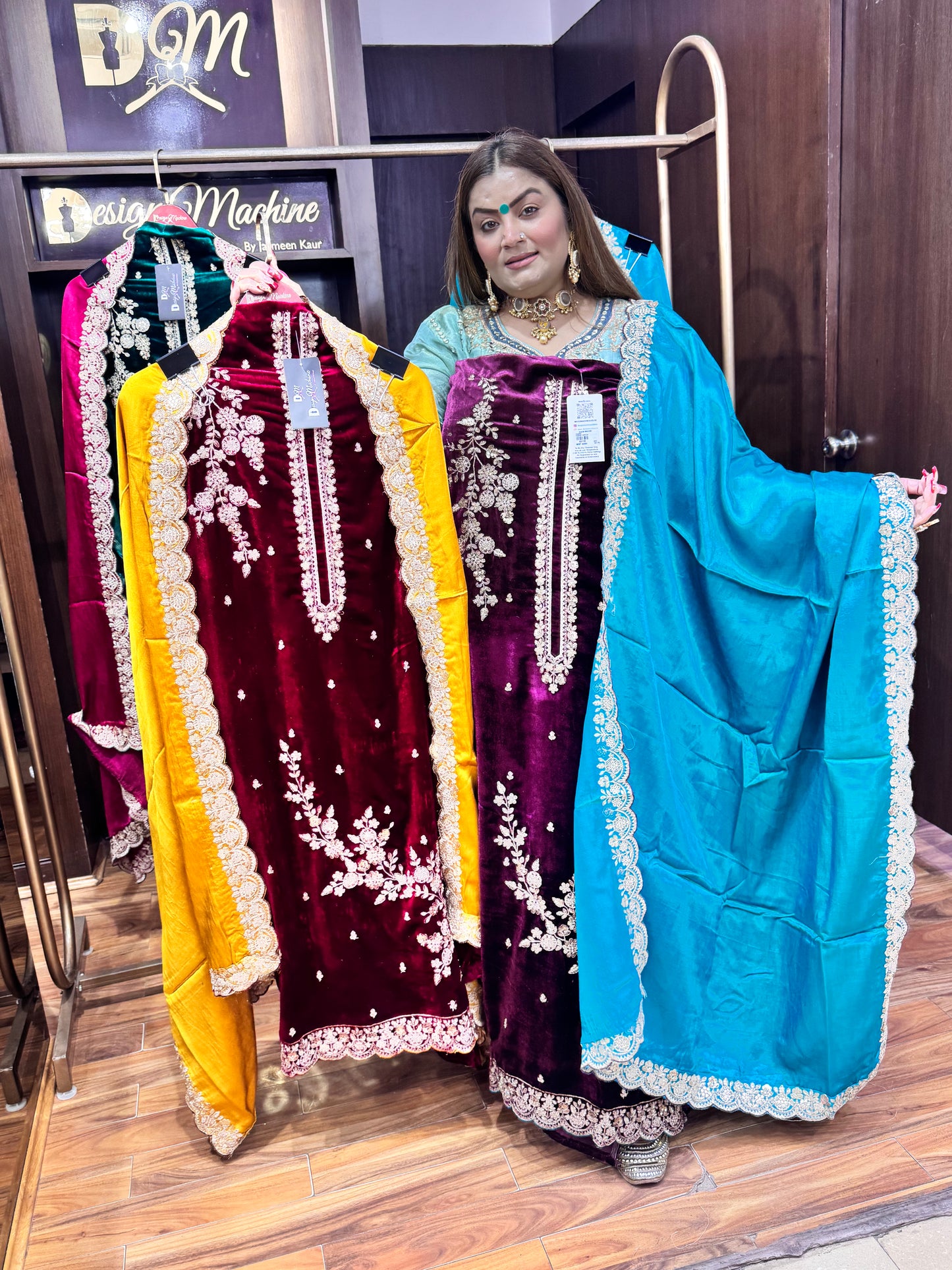 Gulbahaar Velvet (Unstitch Suit)