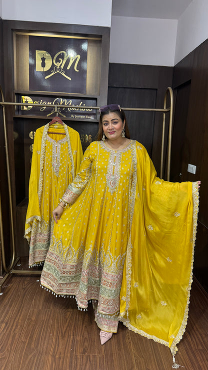 Avelisse (Pure Chinnon Anarkali Suit)