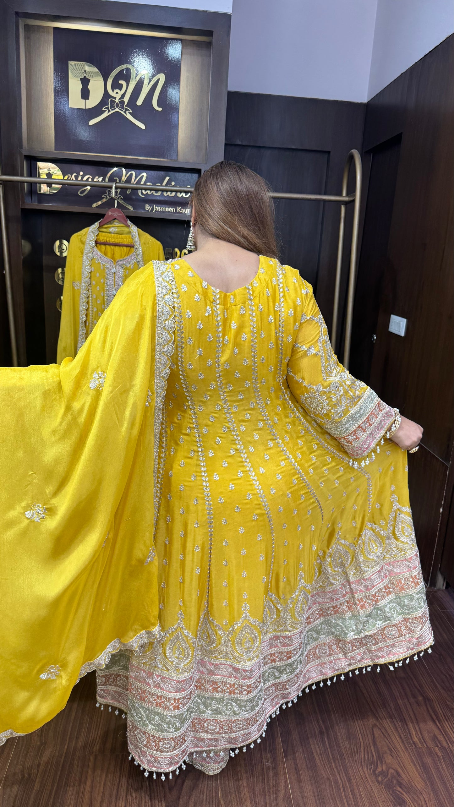 Avelisse (Pure Chinnon Anarkali Suit)