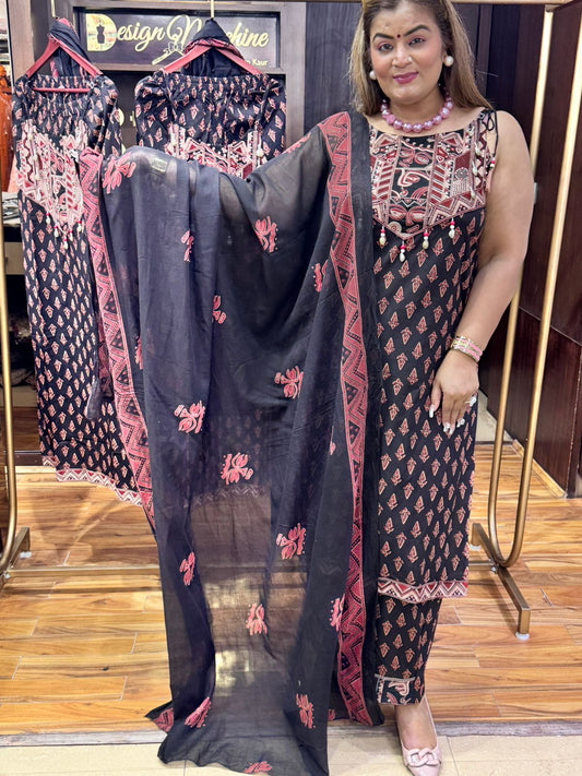 sleeveless black cotton suit
